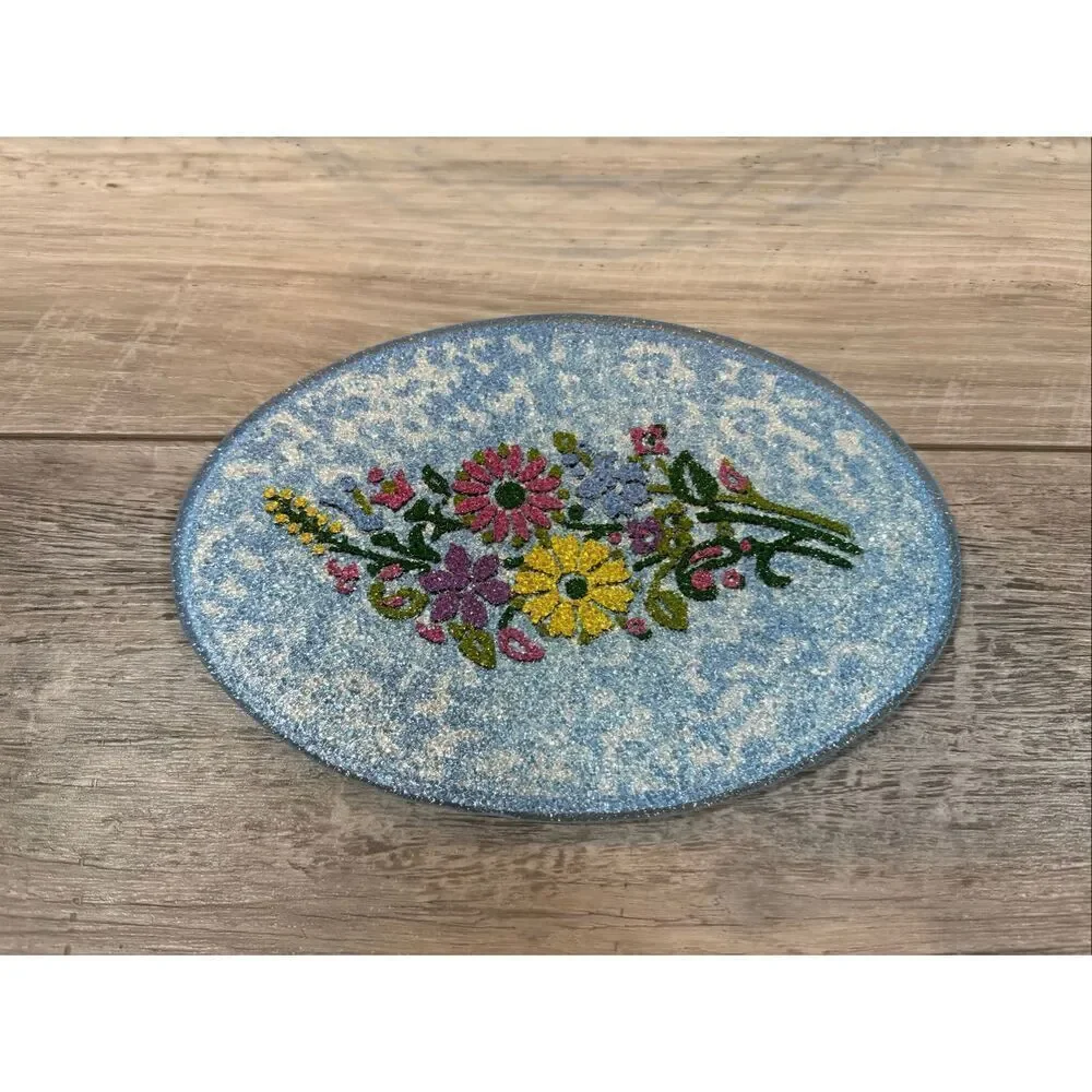 Temp-tations white wire basket trivet with ceramic floral insert